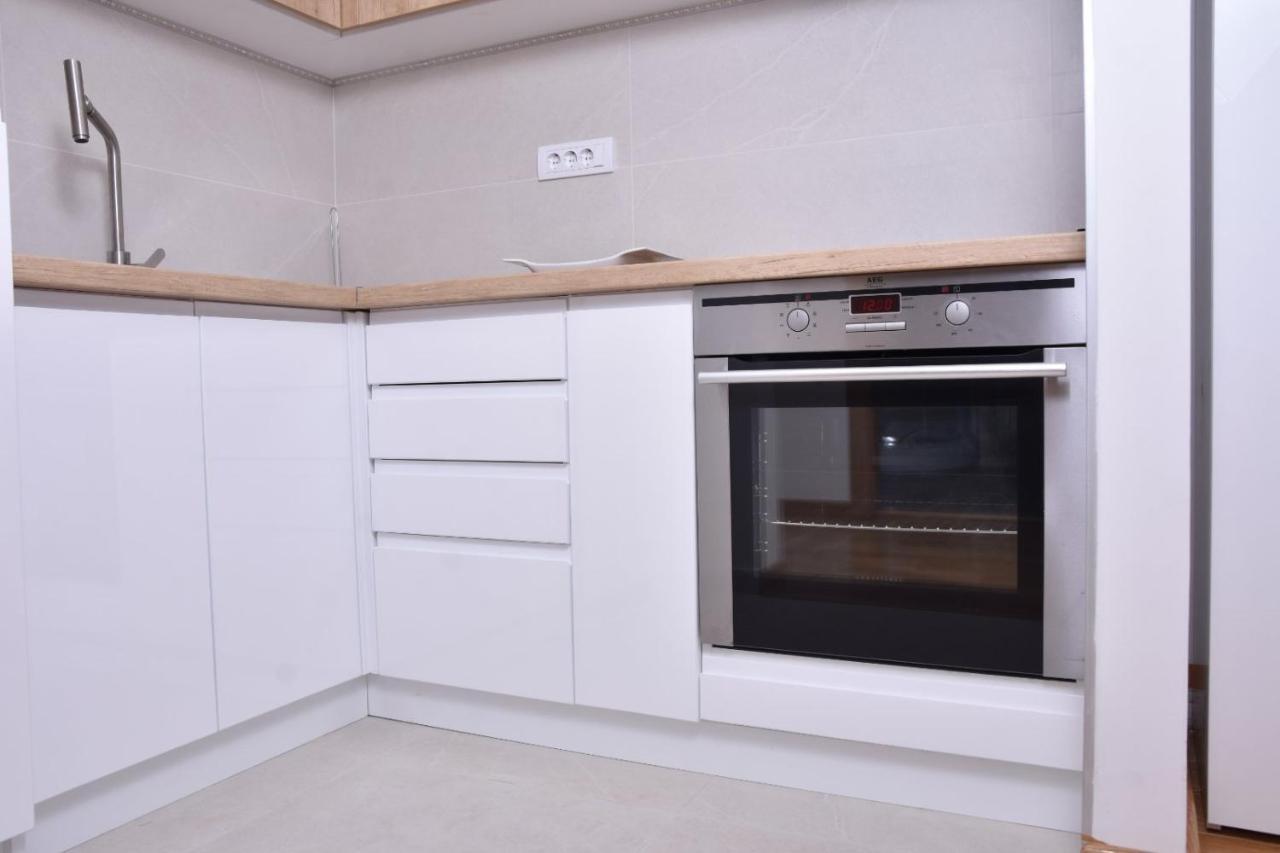 Frajla Appartement Novi Sad Buitenkant foto