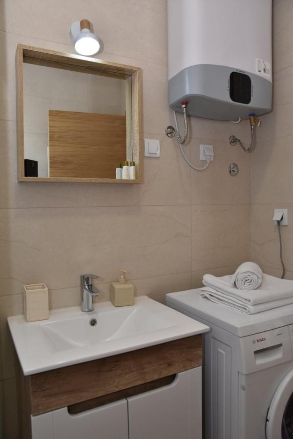 Frajla Appartement Novi Sad Buitenkant foto